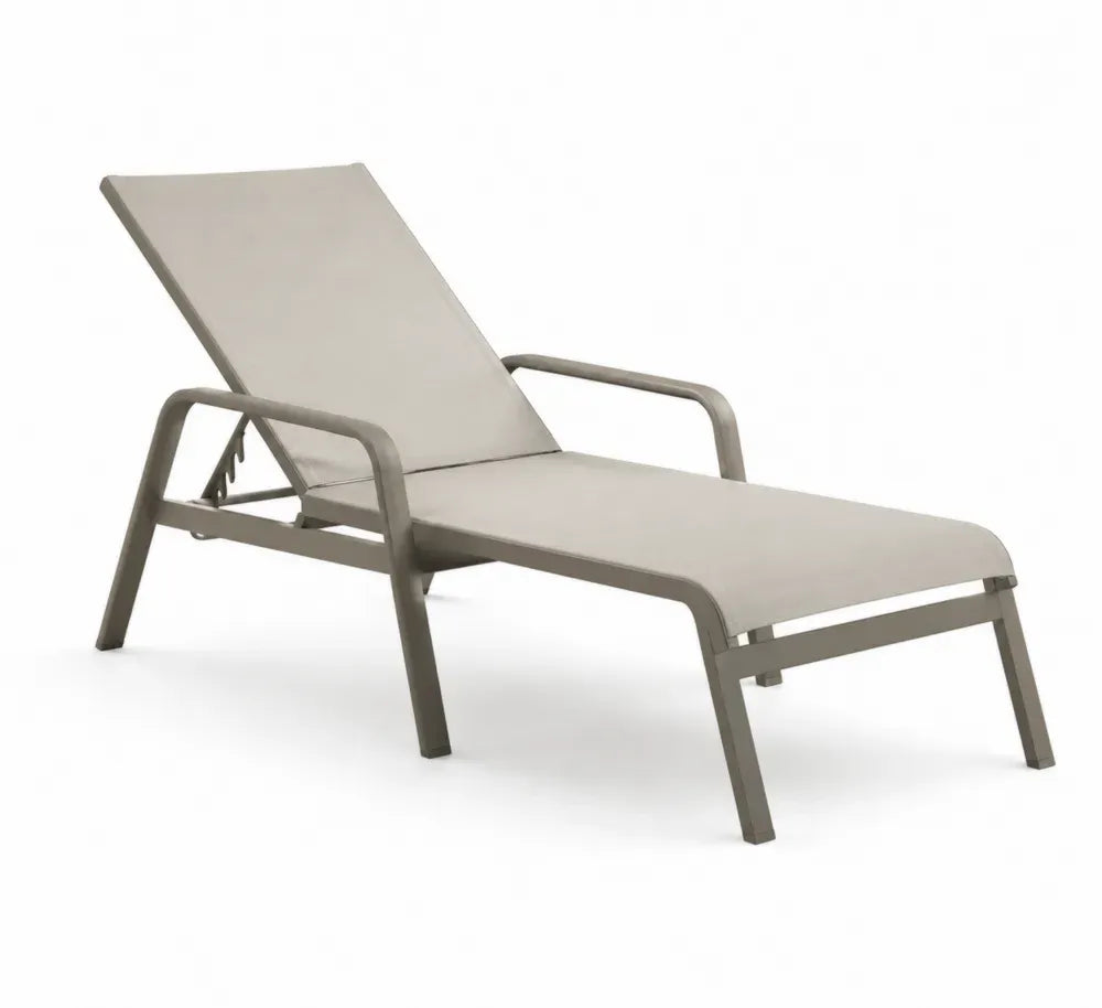 Sonnenliege Gartenliege verstellbar mit Armlehnen Aluminiumrahmen PVC-beschichtetes Polyestergewebe Taupe 190 x 70 x 95 cm
